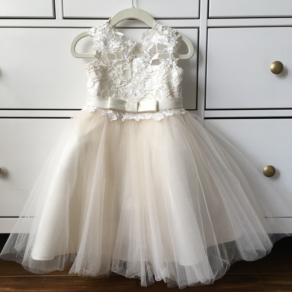 Beautiful lace & tulle flower girl dress